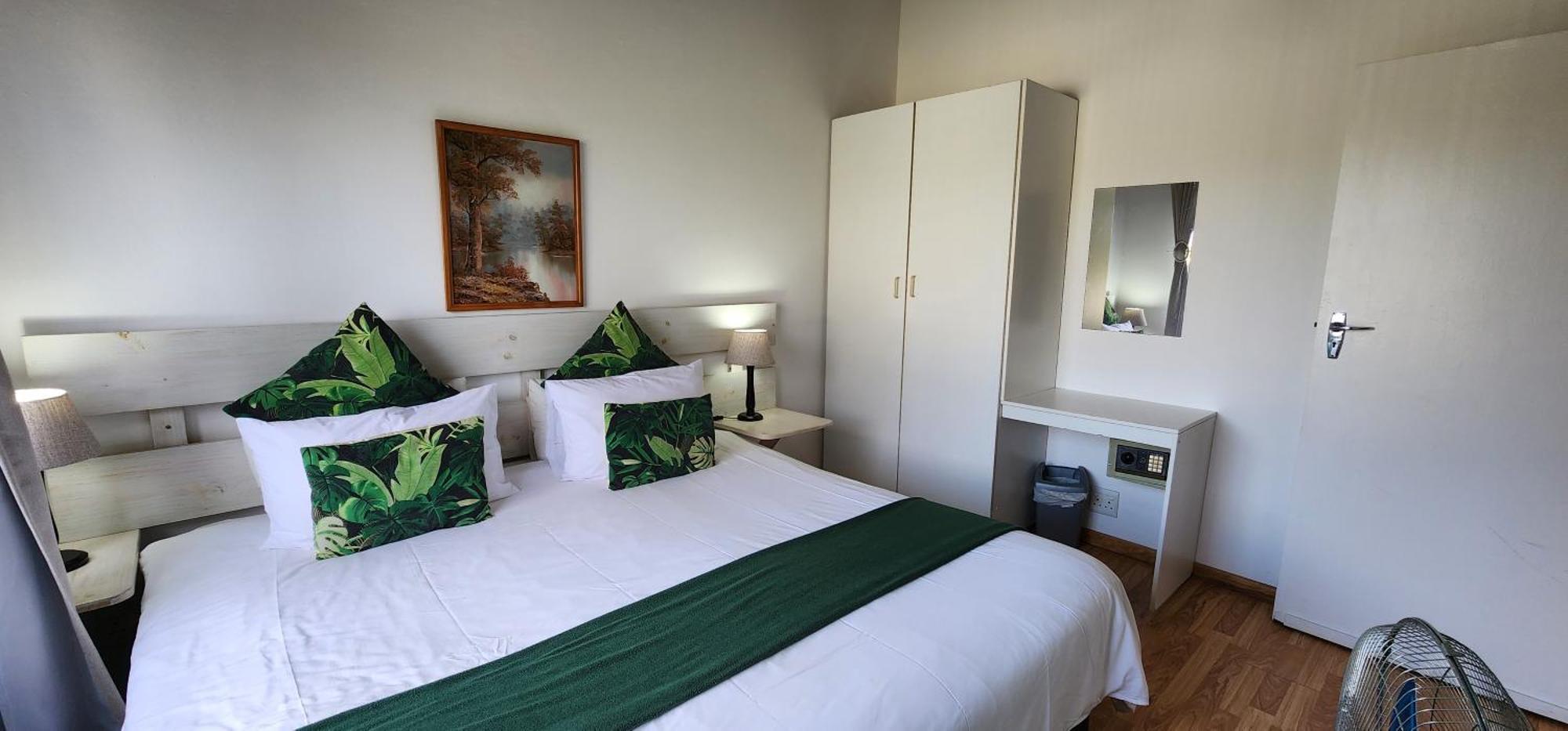 B My Guest Hotel Knysna Ngoại thất bức ảnh